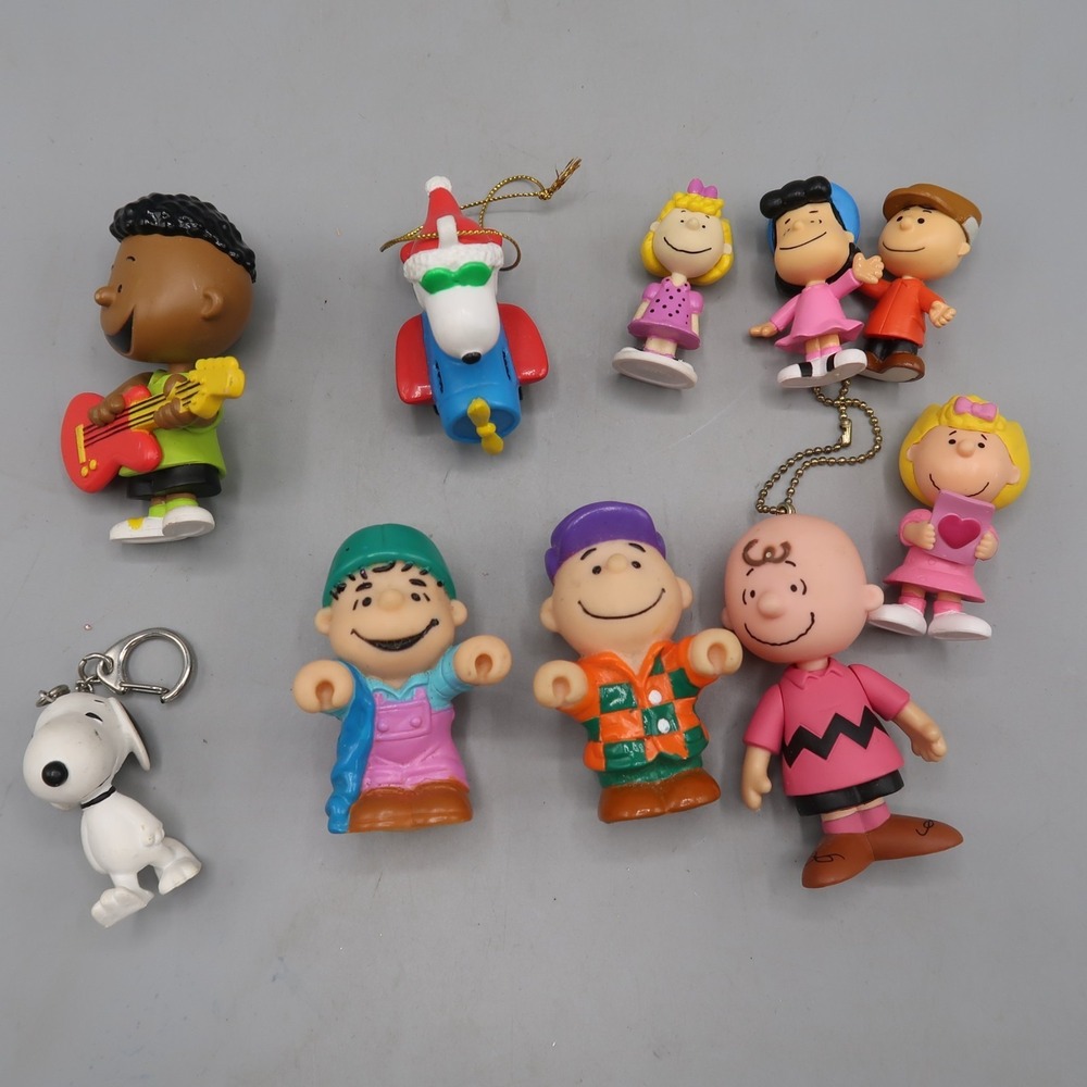 Peanuts Lot Of 10 Figures Collectors Figure Set Mix Set Snoopy Lynus Franklin